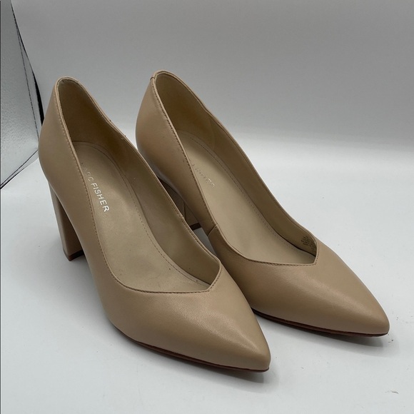 Marc Fisher Caitlin light Tan Block Heel, pointy toe Pumps, size 7 M - Picture 5 of 8